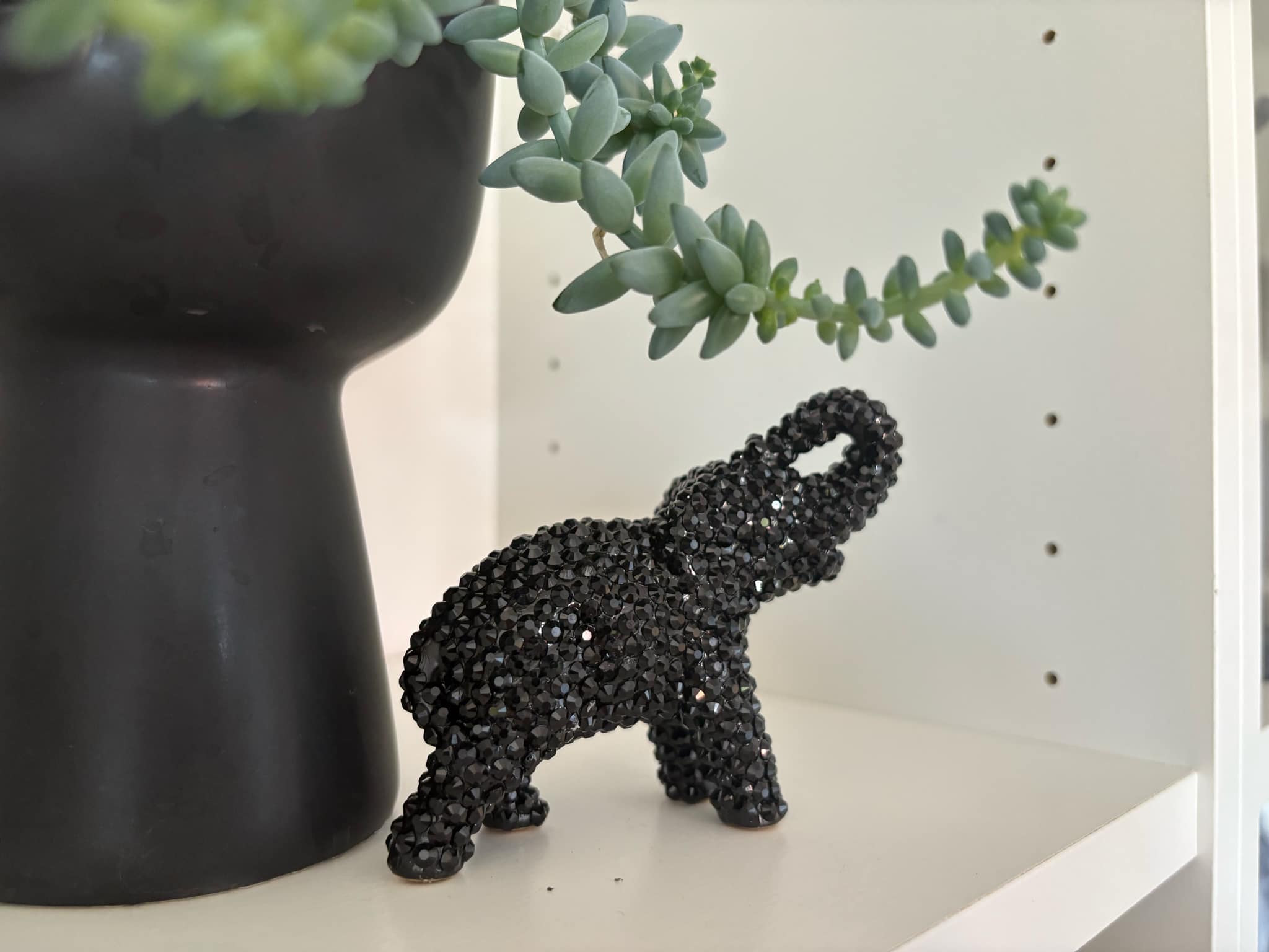 Sådan kombinerer du rhinsten og strygefolie i ét design